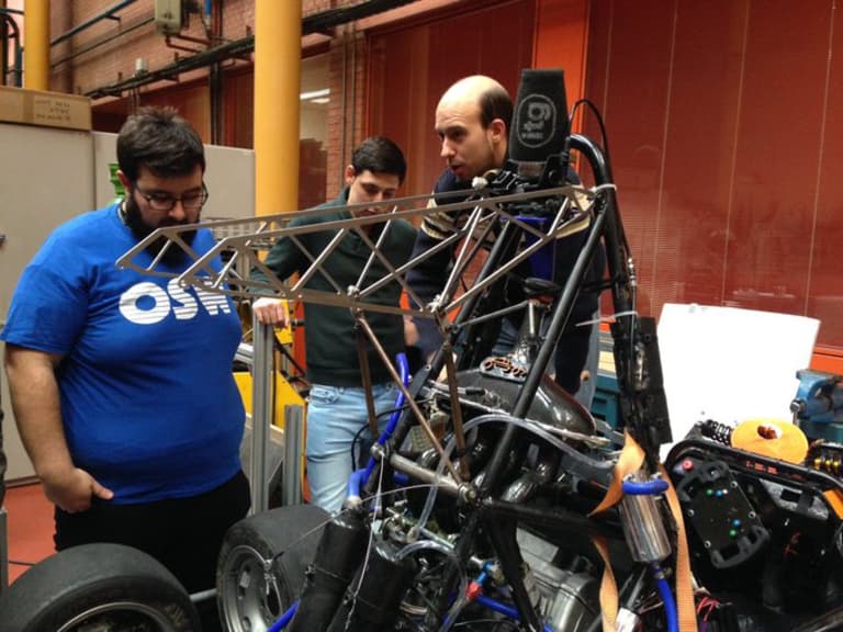 Aprendiendo como funciona el coche C3R-18 durante la temporada 2018